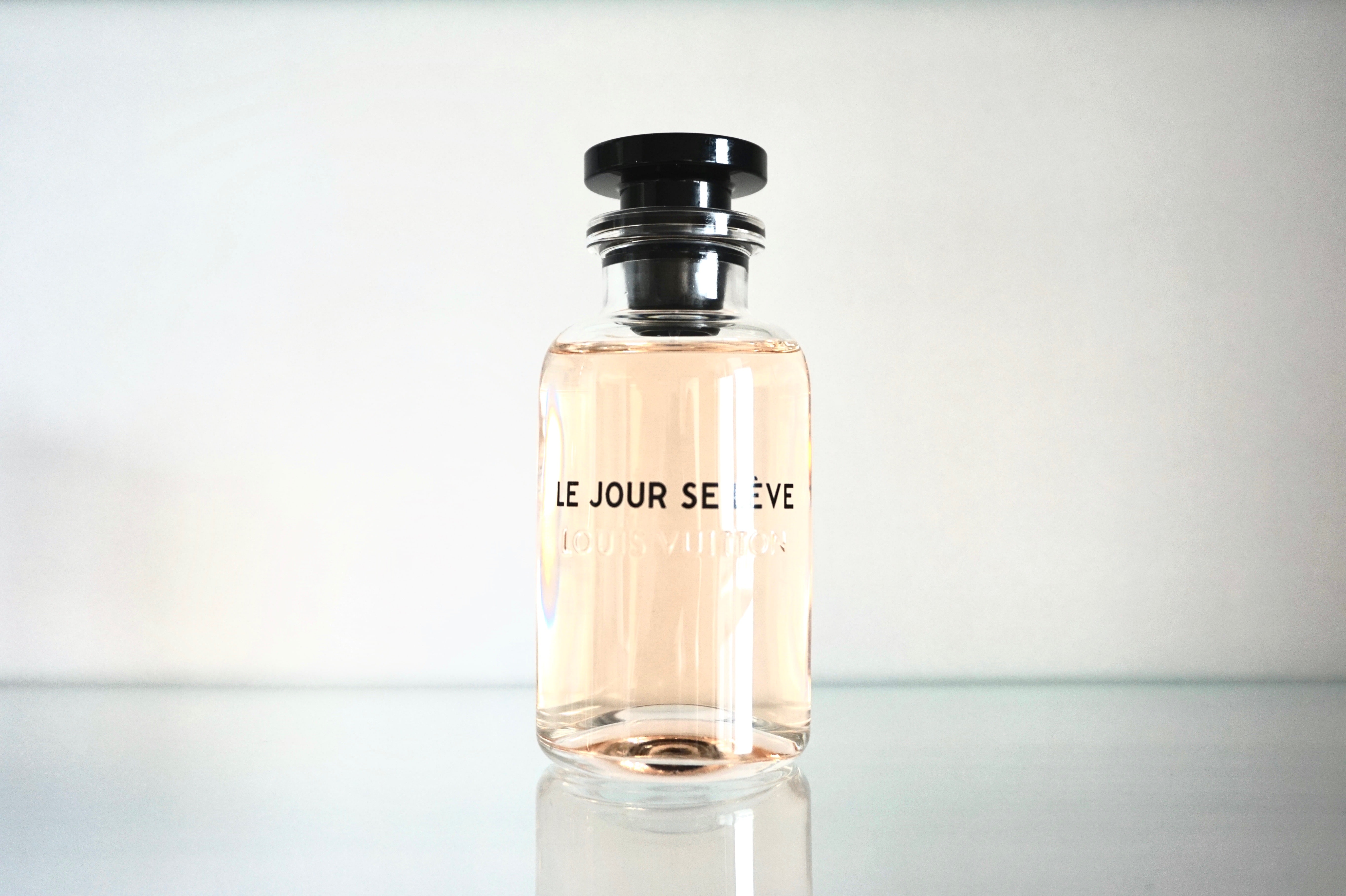 review 0022 : ルジュール・スレーヴ / ルイ・ヴィトン ｜ 「ラコゼットパフュメ」 La causette parfumée | 香水 の総合情報サイト